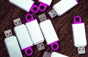 Lee más sobre el artículo Dale una nueva vida a tus viejos pendrive USB con estas curiosas utilidades