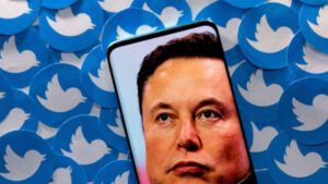 Lee más sobre el artículo Elon Musk afirma que compró Twitter por obligación